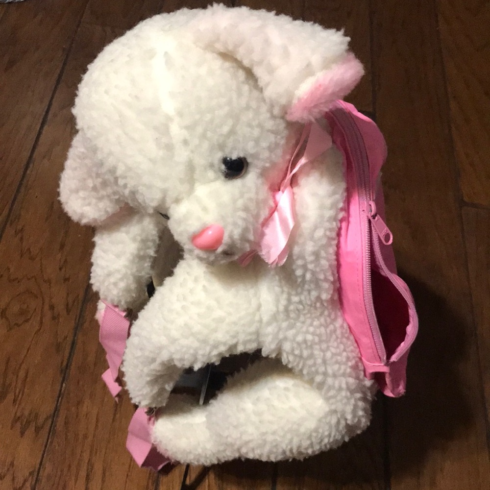 LAMB hug—pet💕.   OS